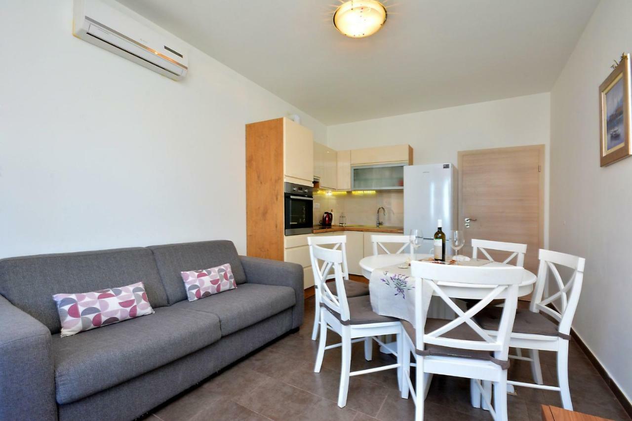 M & M Apartment Podstrana Exterior photo